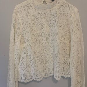 Cropped lace shirt. NWT!! Great condition!